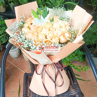 荆州33朵香槟玫瑰百合，心里永远是你